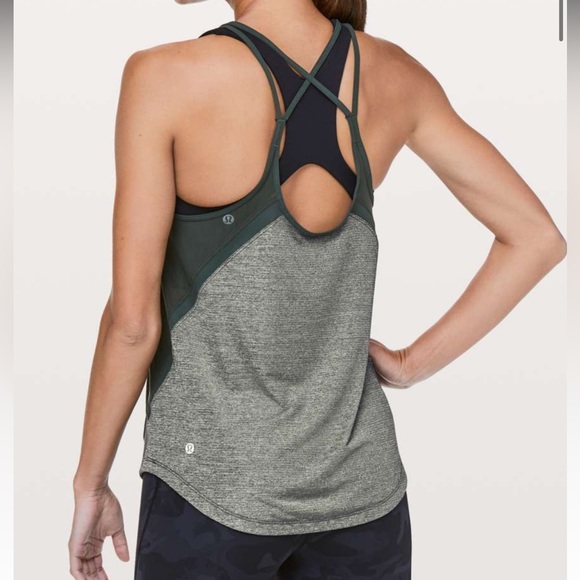 LULULEMON RUN OFF ROUTE RUNNING TANK, size 6 - Picture 2 of 8